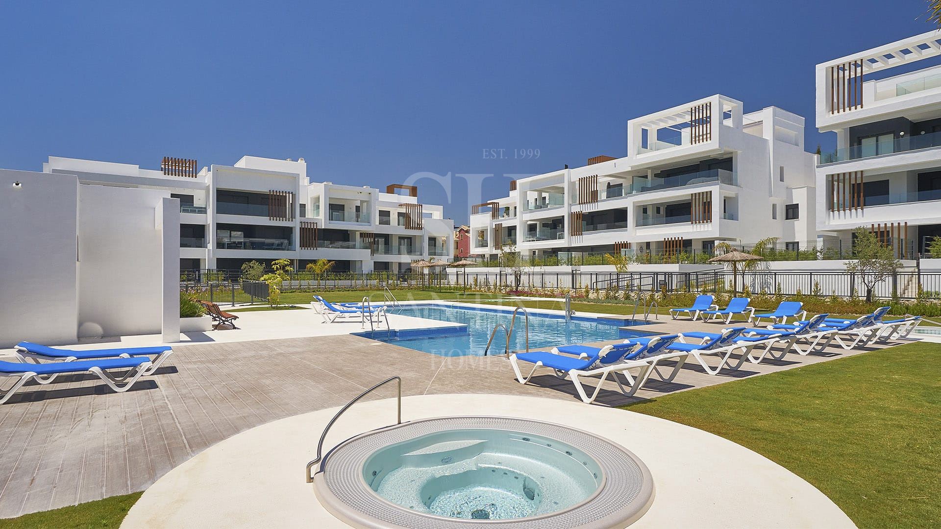 Los Miradores del Sol I, nueva promoción en Estepona East, Estepona, imagen 2