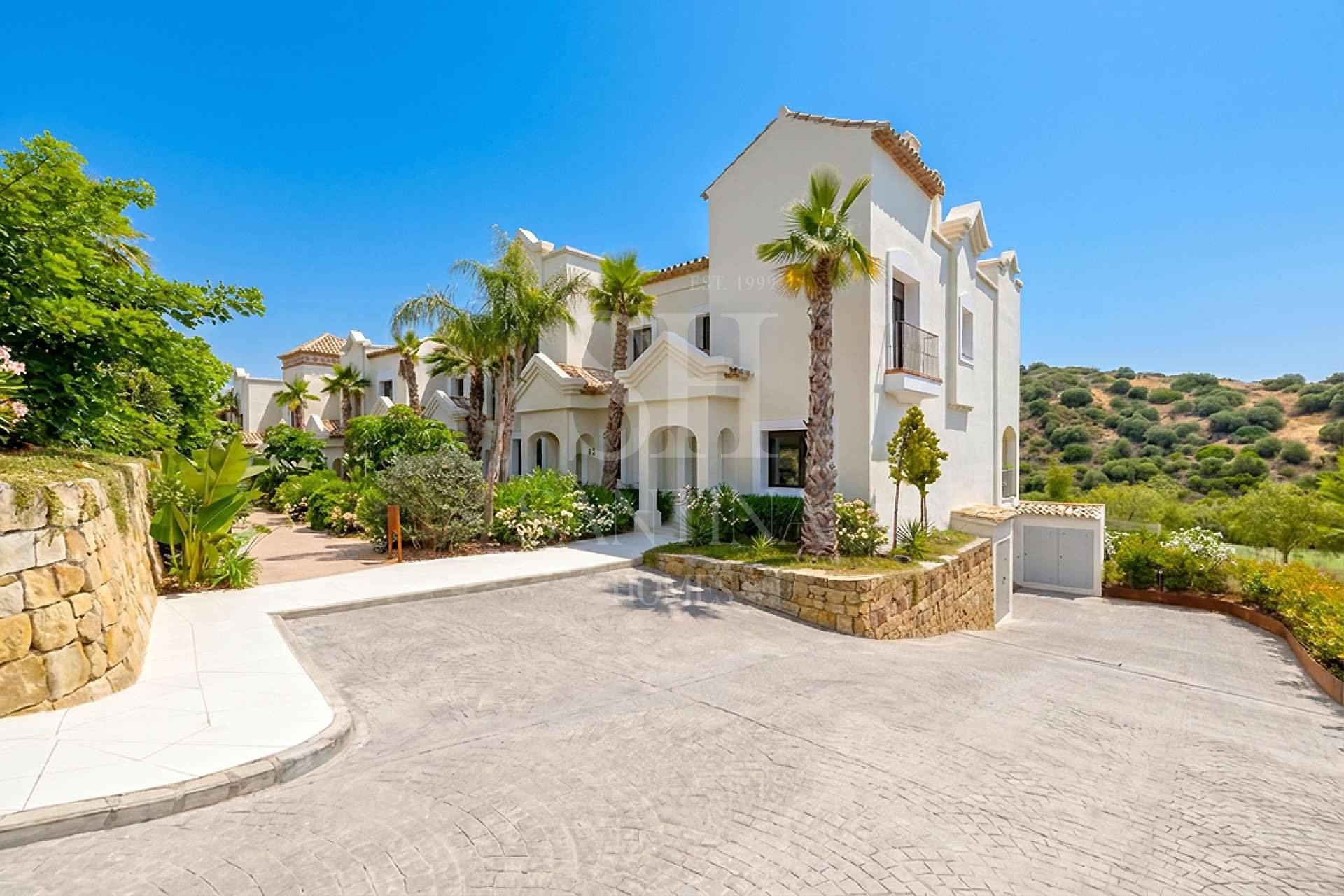 Altoasis Residences, programme neuf à Estepona West, Estepona, image 1