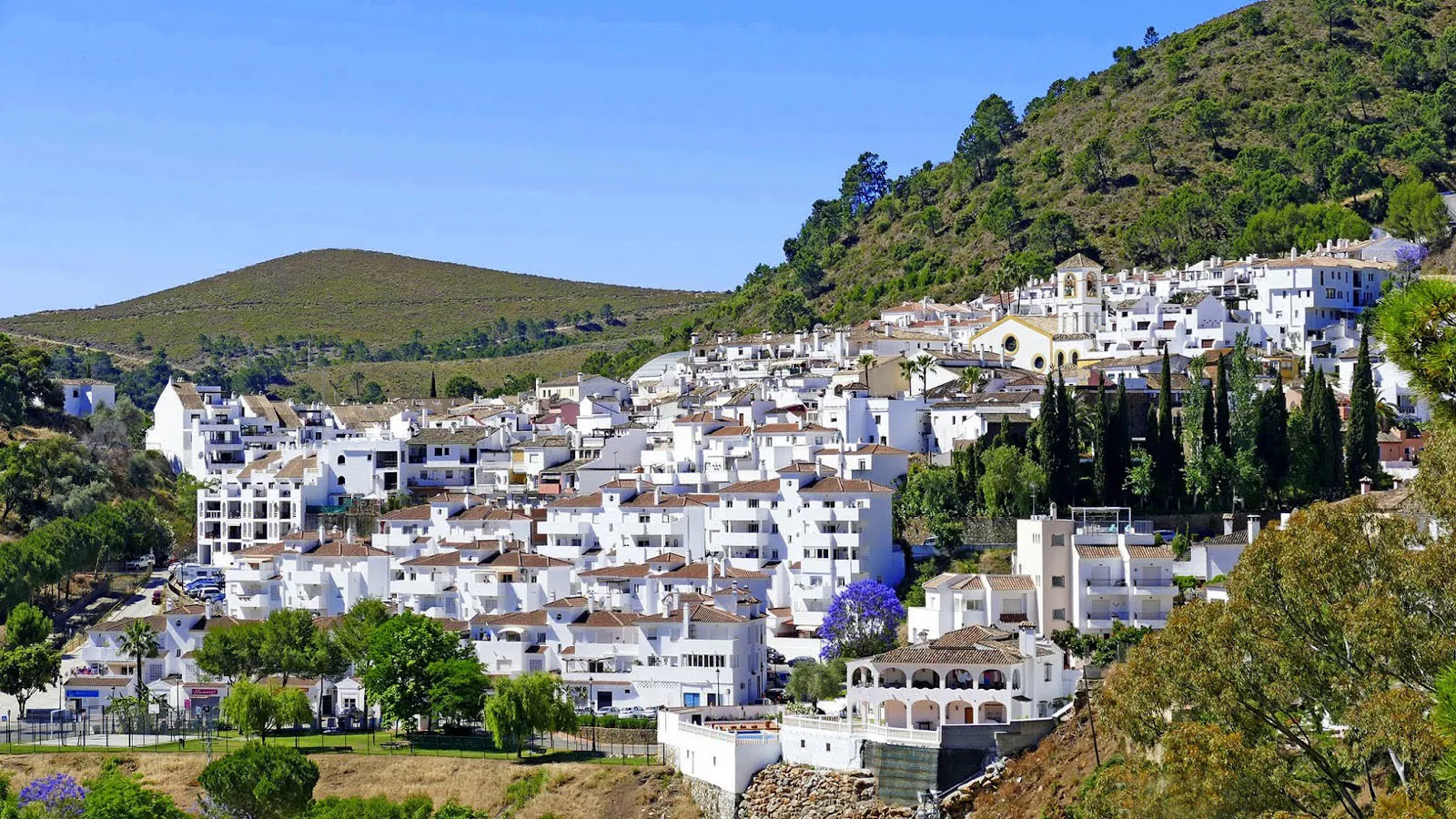 Benahavís — pueblo blanco