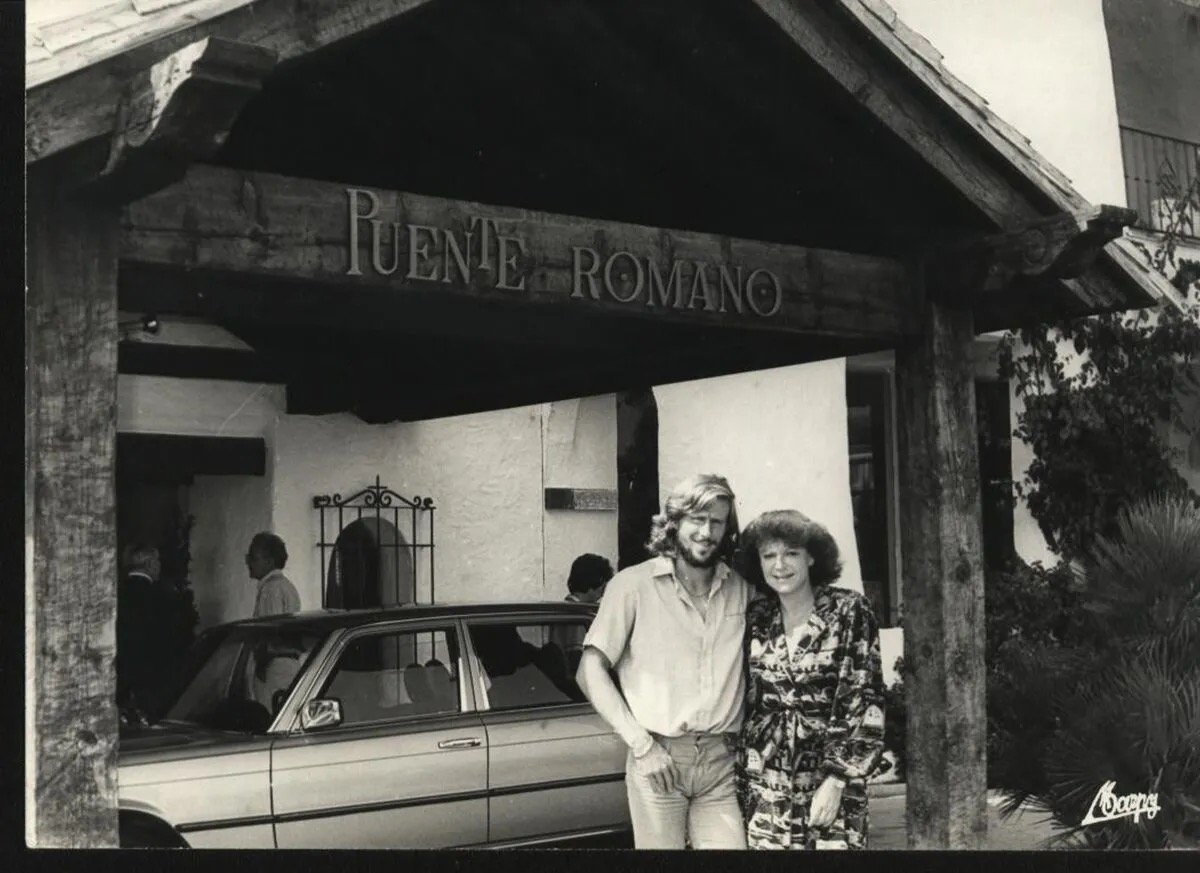 Vintage-Fotografie des Eingangsschildes von Puente Romano in Marbella
