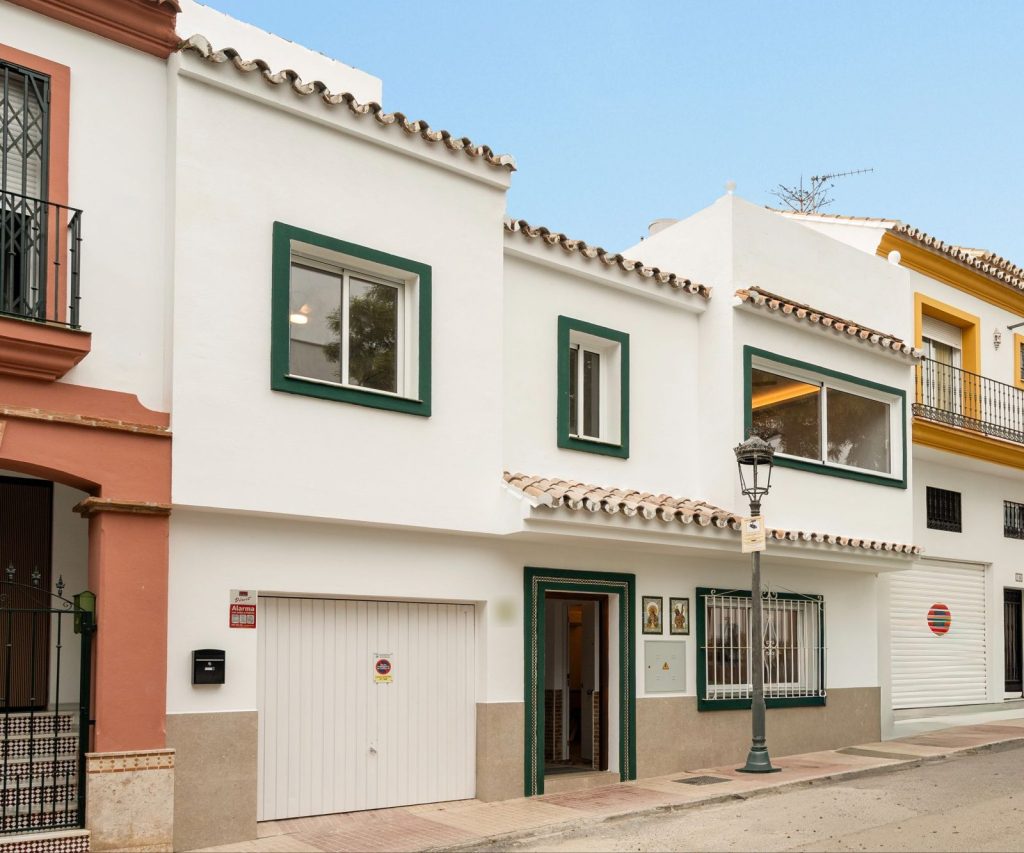 La casa de pueblo de Cancelada después de la reforma por Santina Property Solutions