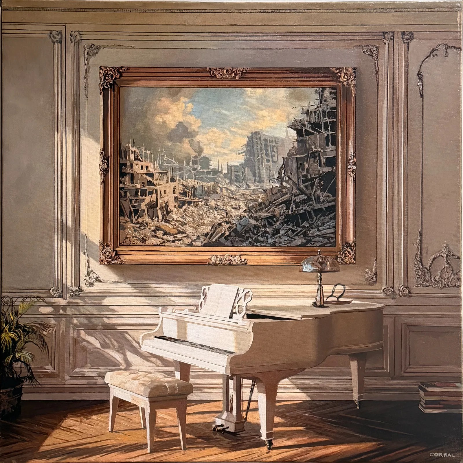 Santiago Corral – hyperrealistisches Ölgemälde eines Flügels und zerstörter Stadtlandschaft in klassischem Interieur